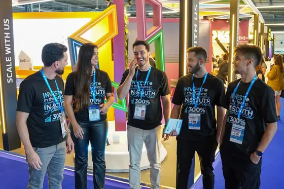 Equipe da InCicle na feira de inovação GITEX, em Dubai