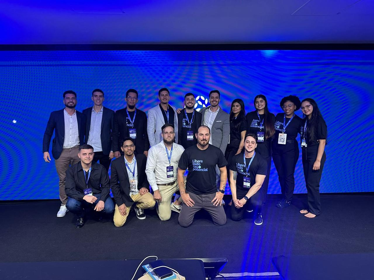 Time da InCicle no palco do evento próprio Essência da Eficácia