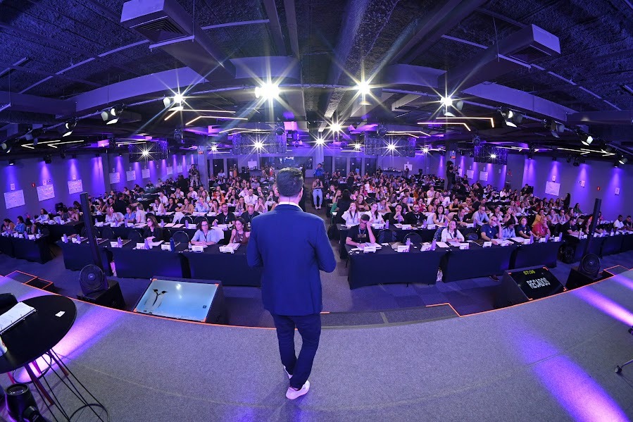 Rafael Giupponi durante apresentação